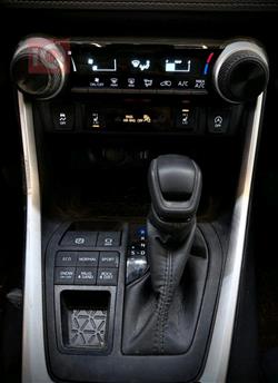 تۆیۆتا ڕاڤ 4